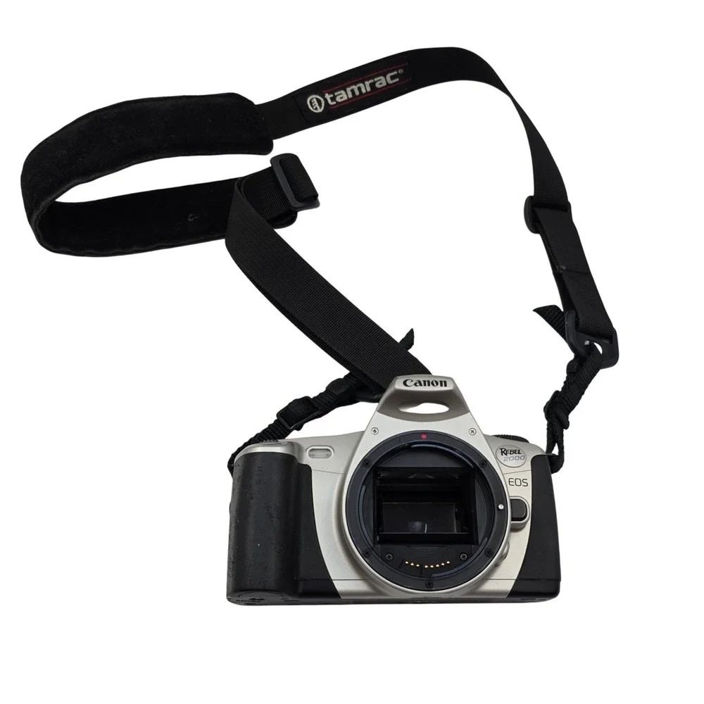 Canon EOS Rebel 2000 35mm Film SLR Camera Body Silver Black with Tamrac Strap L4